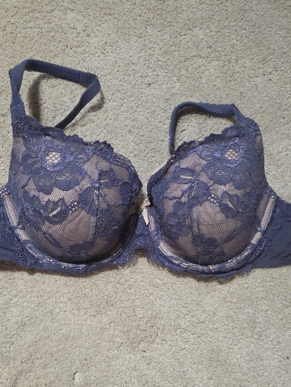 Victoria's Secret Navy Lace Underwire Bra